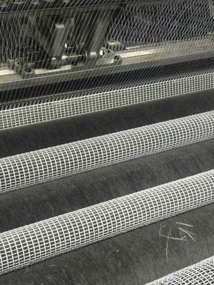 Không trượt PVC hàn lưới chống cháy Good ma sát 4mm X 6mm lưới kích thước mắt nhựa phủ lưới