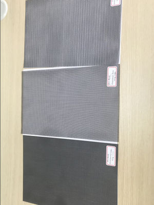 500D X 500D 9x13 Củng cố PVC phủ polyester lưới lưới đen cho hàng rào ngoài trời