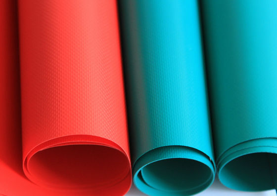 PVC Laminated Tarpaulin Glossy Fire Retardant 1100GSM 2,06 * 50m vật liệu
